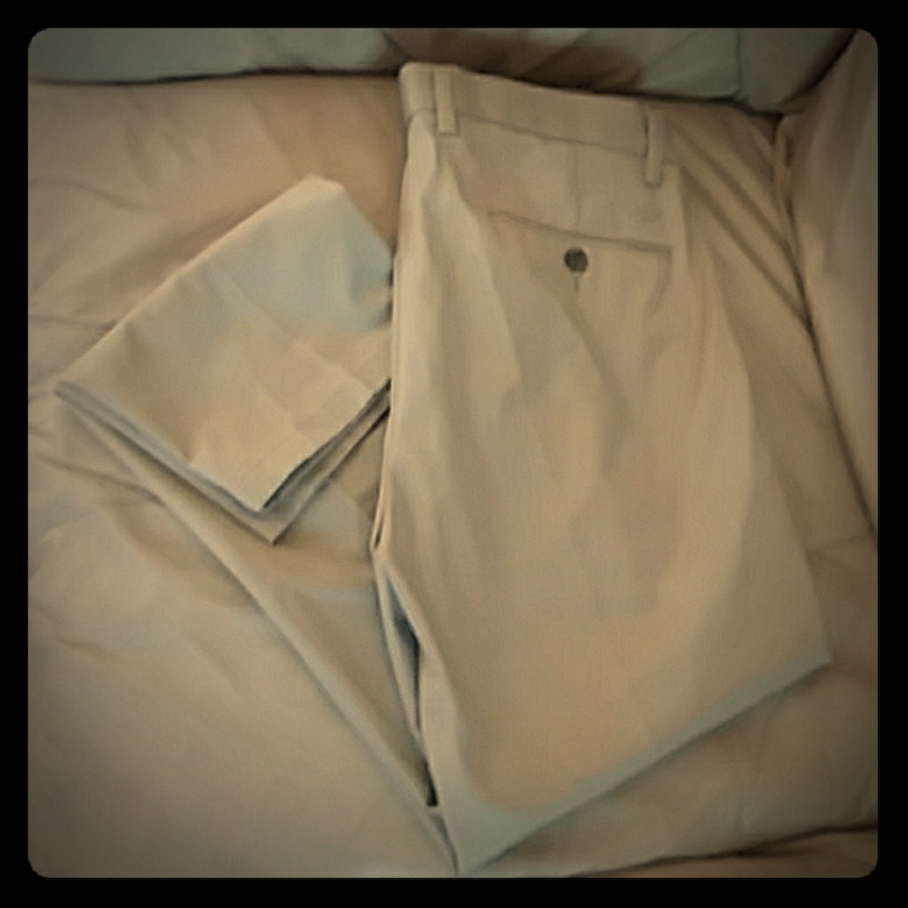 ♡NWOT-Men's Khaki Pants◇